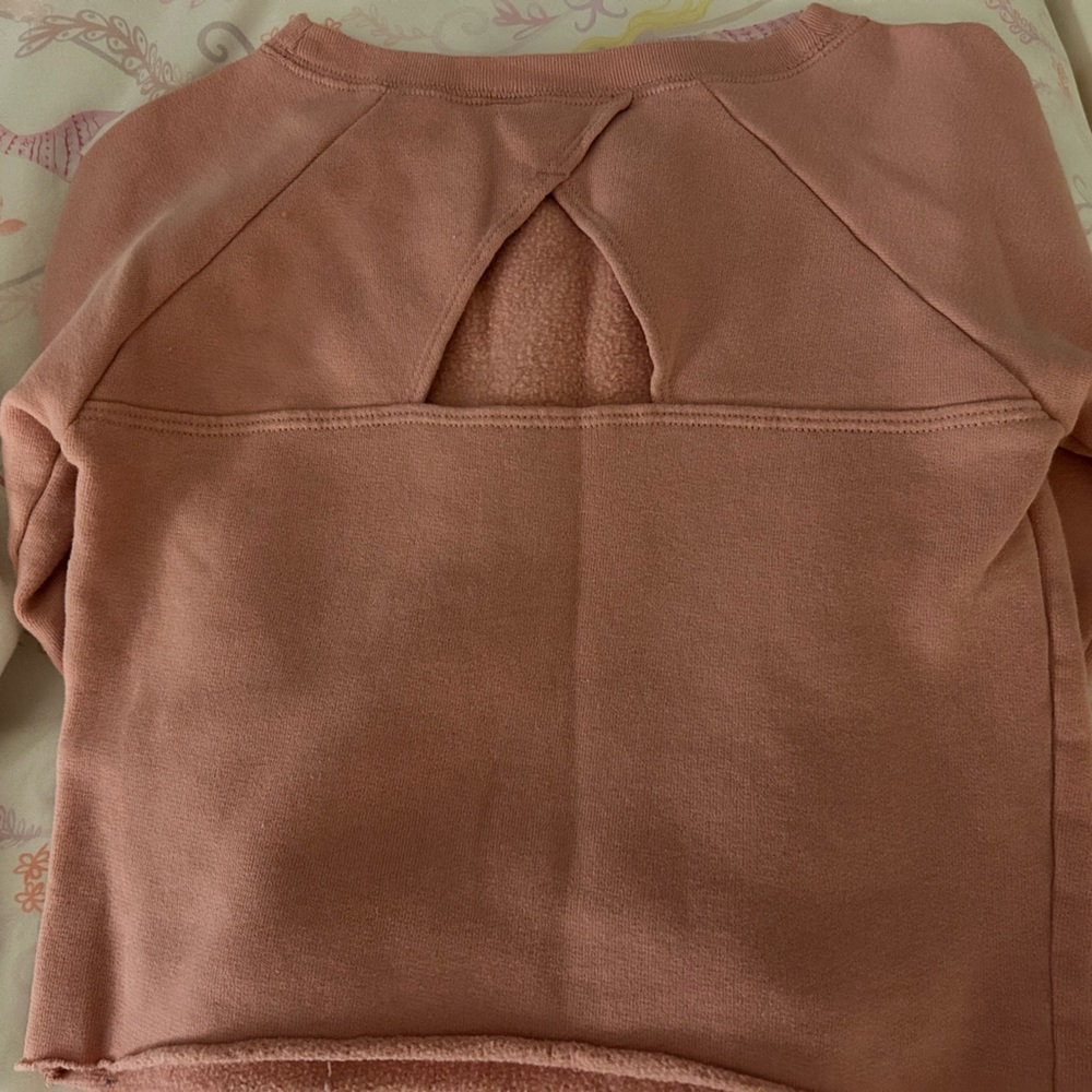 Sweatshirt & Hoodie - Picture 3 of 3